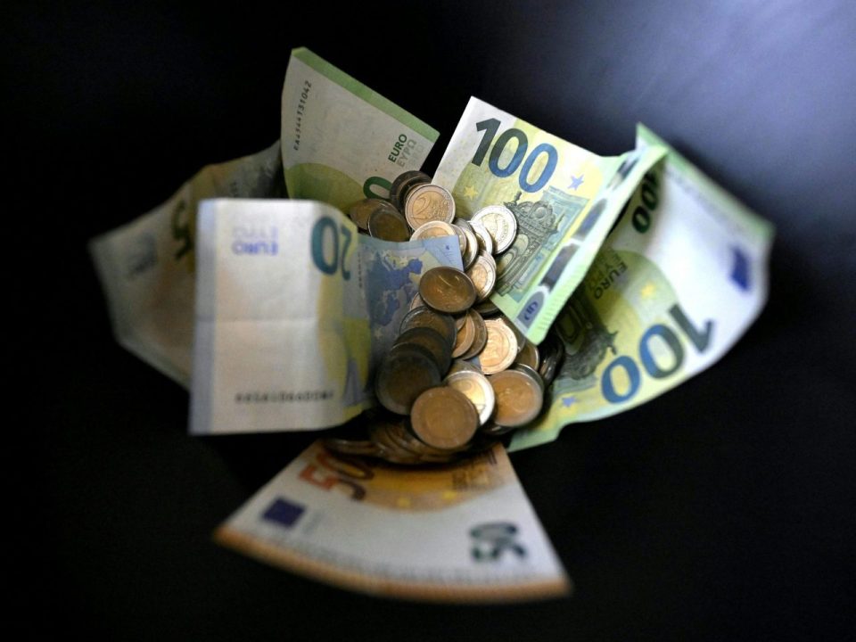 استقرار التضخم في النمسا عند 4% بنوفمبر وسط قفزة حادة في أسعار الكهرباء وتراجع طفيف في المواد الغذائية استقرار التضخم في النمسا عند 4% بنوفمبر وسط قفزة حادة في أسعار الكهرباء وتراجع طفيف في المواد الغذائية