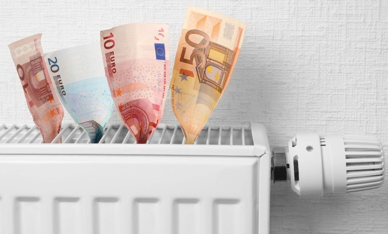 أسعار الطاقة تضغط على السكان في النمسا.. 10 نصائح بسيطة لتوفير مئات اليوروهات من فواتير التدفئة أسعار الطاقة تضغط على السكان في النمسا.. 10 نصائح بسيطة لتوفير مئات اليوروهات من فواتير التدفئة
