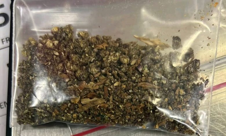 قادماً من فيينا.. جمارك مطار الغردقة بمصر تضبط راكباً بريطانياً بحوزته 35 سيجارة محشوة بالماريجوانا قادماً من فيينا.. جمارك مطار الغردقة بمصر تضبط راكباً بريطانياً بحوزته 35 سيجارة محشوة بالماريجوانا
