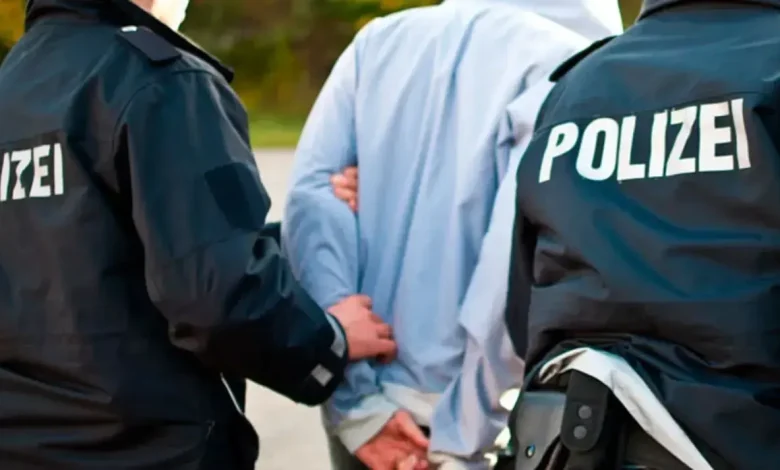 أحدهم في المطار.. اعتقال سوريين للاشتباه بهما بالسطو المسلح وإصابة رجلين بجروح خطيرة في فيينا