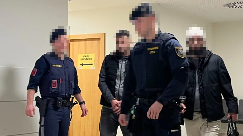 محكمة جنايات “فيينا” تُدين شاباً سورياً بالسجن 4 سنوات ونصف بتهمة اغتصاب فتاة قاصر تبلغ من العمر 14 عاماً