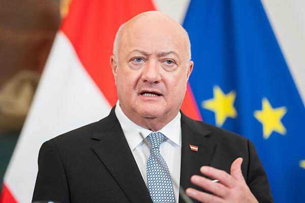 ديون حزب الشعب النمساوي (ÖVP) تقفز إلى 9.36 مليون يورو بعد “عام الانتخابات الكبرى” 2024 ديون حزب الشعب النمساوي (ÖVP) تقفز إلى 9.36 مليون يورو بعد “عام الانتخابات الكبرى” 2024