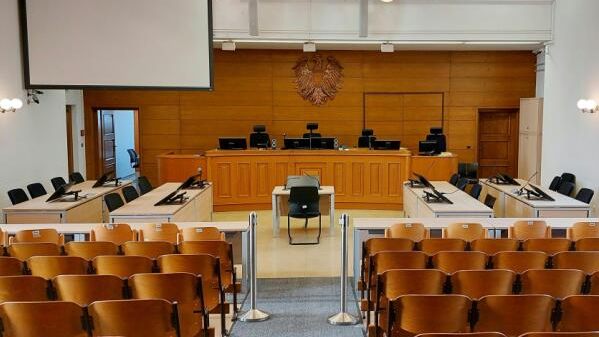 السجن 12 عاماً لشاب نمساوي في كيرنتن بتهمة محاولة قتل “وحشية” بسكين وتعويض 6 آلاف يورو
