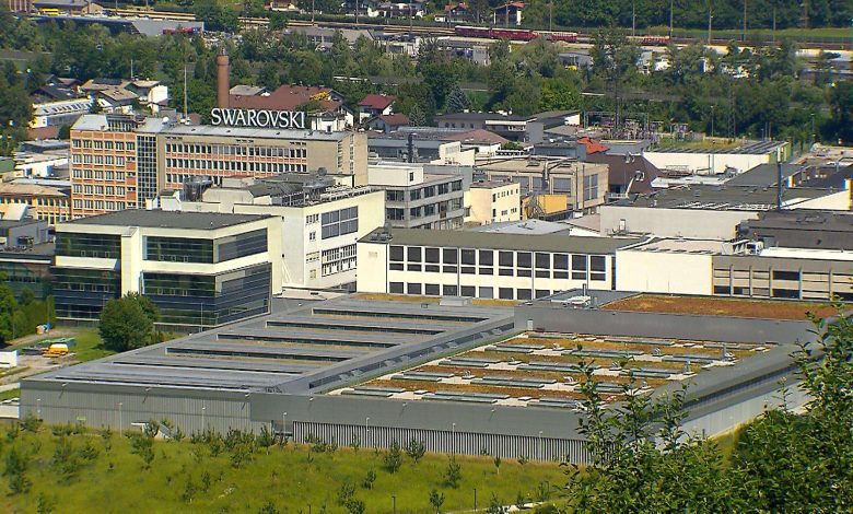 شركة “Swarovski” تعلن تسريح أقل من 80 موظفاً في تيرول ضمن خطة تقليص الوظائف شركة “Swarovski” تعلن تسريح أقل من 80 موظفاً في تيرول ضمن خطة تقليص الوظائف