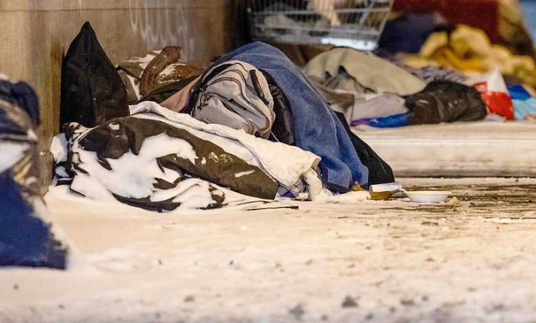 بعد وفاة شخصين تجمداً.. “هاتف البرد” في فيينا يسجل 450 بلاغاً يومياً لإنقاذ المشردين