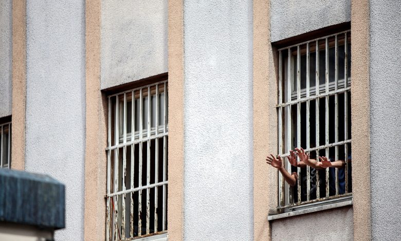 وزيرة العدل النمساوية تشكّل لجنة خارجية للتحقيق في وفاة سجين داخل سجن Hirtenberg