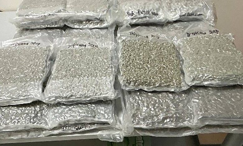 قادمة من بانكوك.. جمارك مطار فيينا تضبط 26 كيلوغراماً من الماريجوانا في حقائب مسافرة نيوزيلندية شابة