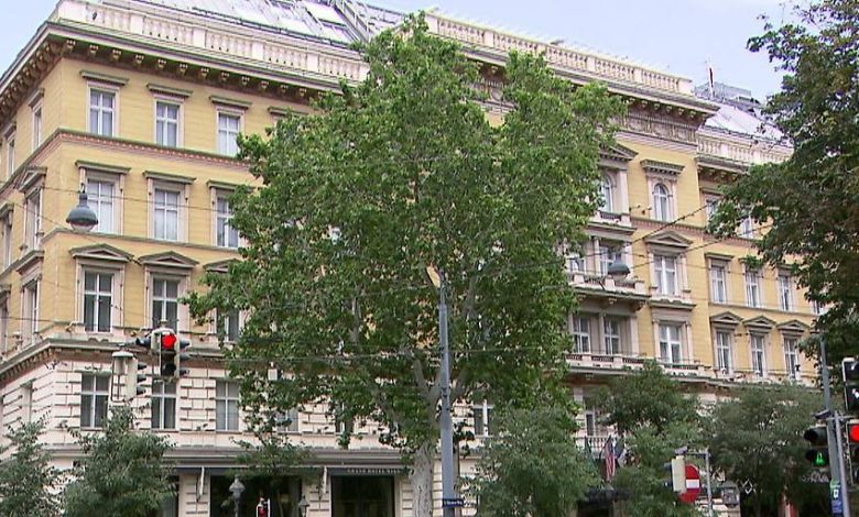 القضاء النمساوي يثبت بيع “Grand Hotel” في فيينا رسمياً من مالكه السعودي “الجبير” القضاء النمساوي يثبت بيع “Grand Hotel” في فيينا رسمياً من مالكه السعودي “الجبير”
