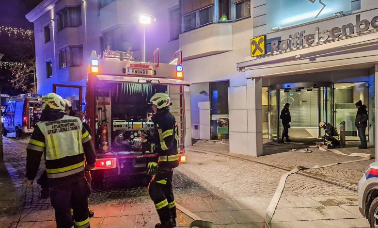 فرق الإطفاء تخلي 50 نزيلاً من فندق بمدينة Lienz بتيرول بعد حريق في منطقة تدخين