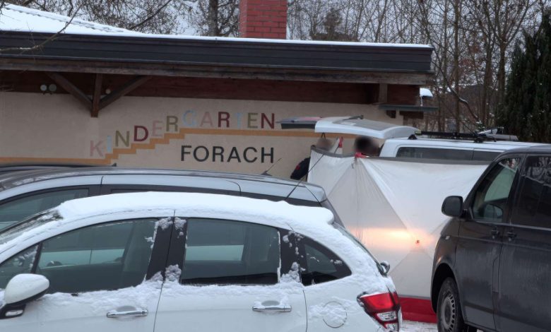 وفاة غامضة في فورآرلبرغ.. العثور على جثة بجوار روضة أطفال في منطقة Dornbirn-Forach وفاة غامضة في فورآرلبرغ.. العثور على جثة بجوار روضة أطفال في منطقة Dornbirn-Forach
