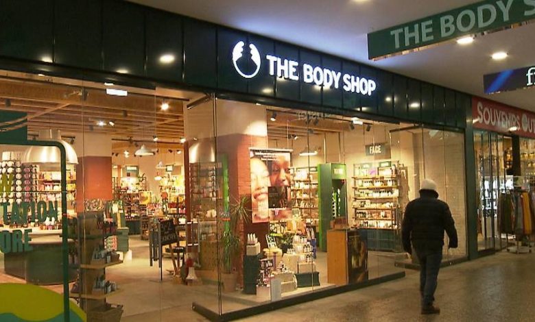 سلسلة مستحضرات التجميل الشهيرة “The Body Shop” تدخل نفق الإفلاس بقرار من محكمة فيينا سلسلة مستحضرات التجميل الشهيرة “The Body Shop” تدخل نفق الإفلاس بقرار من محكمة فيينا