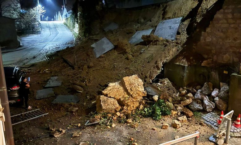 انهيار أرضي في مدينة Neusiedl am See ببورغنلاند أسفل مدرسة ابتدائية يتسبب بإغلاق شوارع وطمر مركبة