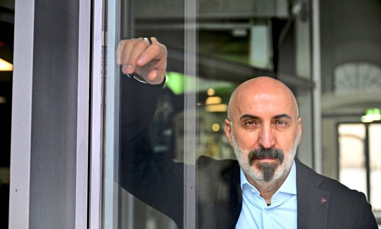 خبير الاندماج كنان غونغور: “70% من المهاجرين في النمسا مندمجون تماماً ومساهمون في استقرار الدولة”