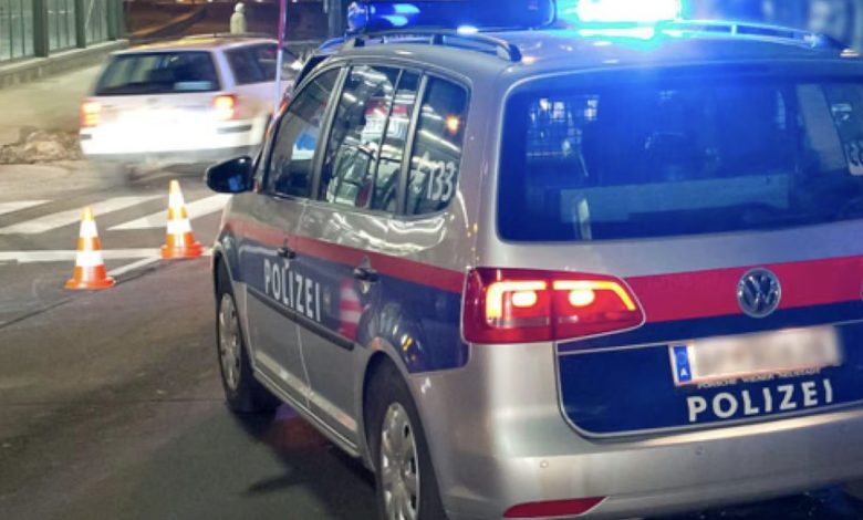 سائقة مخمورة تبلغ من العمر 74 عاماً تصدم شرطياً أثناء نقطة تفتيش في حي Döbling بفيينا سائقة مخمورة تبلغ من العمر 74 عاماً تصدم شرطياً أثناء نقطة تفتيش في حي Döbling بفيينا