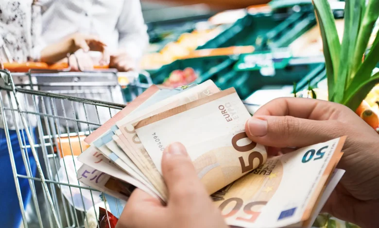 الحكومة ترحب.. معهد الدراسات العليا (IHS) يخفض توقعات التضخم في النمسا لعام 2026 إلى 2.2%