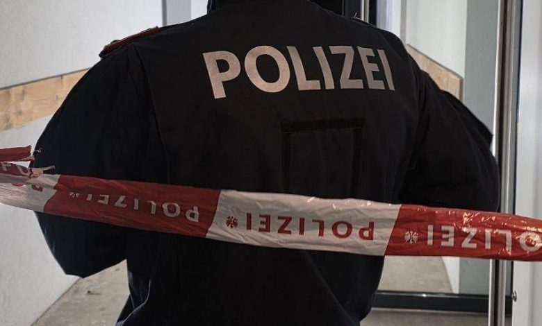 الشرطة تلاحق خيوط “بيتزا” وشخصاً مجهولاً في قضية مقتل رجل بمدينة لينز بالنمسا العليا
