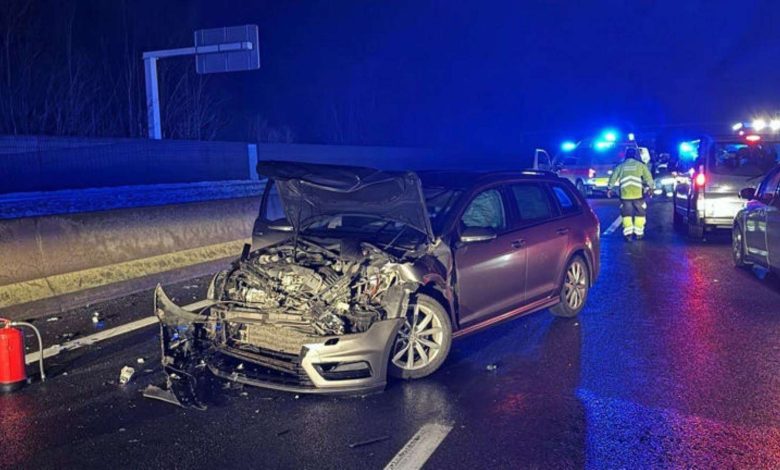 حادث اصطدام متسلسل على طريق (A9) في شتايرمارك يسفر عن إصابة أربعة أشخاص حادث اصطدام متسلسل على طريق (A9) في شتايرمارك يسفر عن إصابة أربعة أشخاص