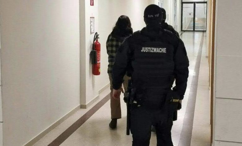 بعد إدانة ثانية.. السجن لـ “مورّد أسلحة” استهدف قاصرين لصالح فكر متطرف في فيينا