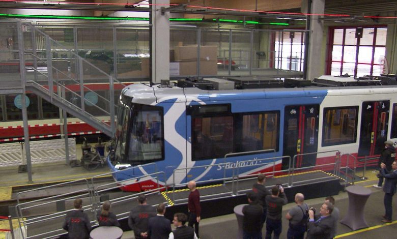 لربط Linz بالضواحي.. النمسا العليا تكشف عن قطارات ذكية تسير على قضبان السكك الحديدية والشوارع لربط Linz بالضواحي.. النمسا العليا تكشف عن قطارات ذكية تسير على قضبان السكك الحديدية والشوارع