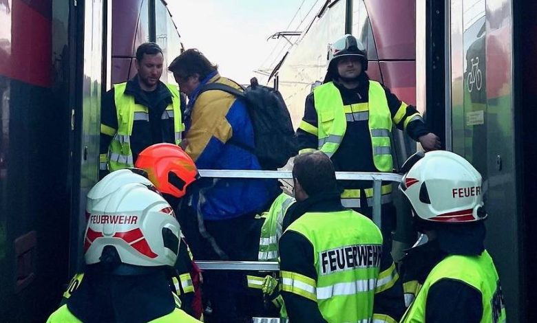 إجلاء 100 شخص من قطار في بورغنلاند بسبب خلل فني وتعطل حركة السكك الحديدية إجلاء 100 شخص من قطار في بورغنلاند بسبب خلل فني وتعطل حركة السكك الحديدية