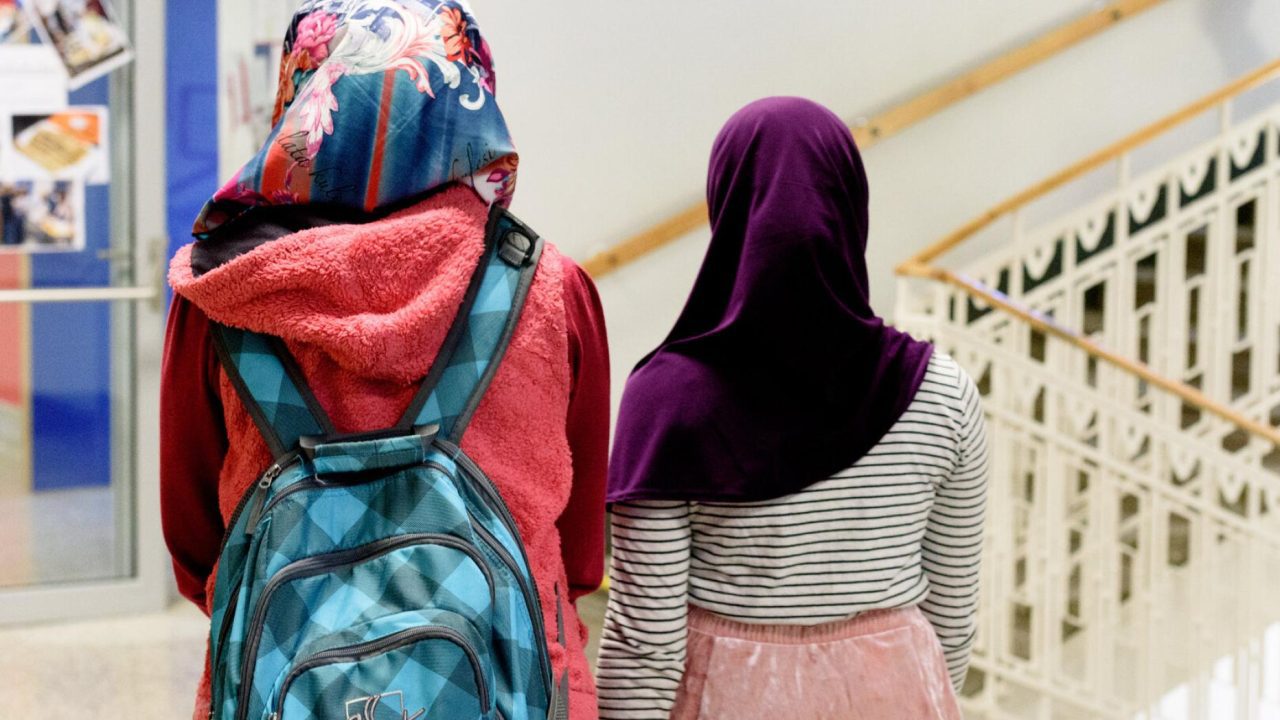 نقابة المعلمين الاشتراكية: حظر الحجاب “غير كافٍ” ويجب إخراج الدين تماماً من المدارس في النمسا نقابة المعلمين الاشتراكية: حظر الحجاب “غير كافٍ” ويجب إخراج الدين تماماً من المدارس في النمسا