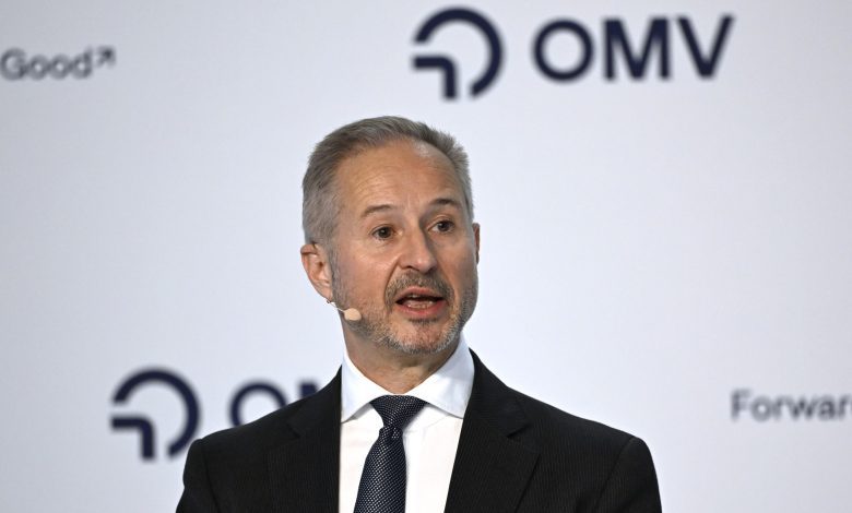 رئيس شركة الطاقة النمساوية OMV: خفض الضرائب هو السبيل الوحيد لتقليل أسعار الوقود رئيس شركة الطاقة النمساوية OMV: خفض الضرائب هو السبيل الوحيد لتقليل أسعار الوقود