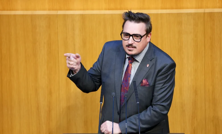 حزب الحرية النمساوي (FPÖ) ينتقد “هروب” الوزراء من لجنة تقصي حقائق تمويل المنظمات غير الحكومية حزب الحرية النمساوي (FPÖ) ينتقد “هروب” الوزراء من لجنة تقصي حقائق تمويل المنظمات غير الحكومية