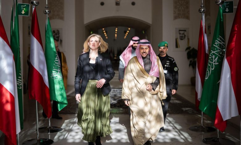 وزيرة الخارجية النمساوية في الرياض في مهمة دبلوماسية لإنهاء حرب إيران وزيرة الخارجية النمساوية في الرياض في مهمة دبلوماسية لإنهاء حرب إيران