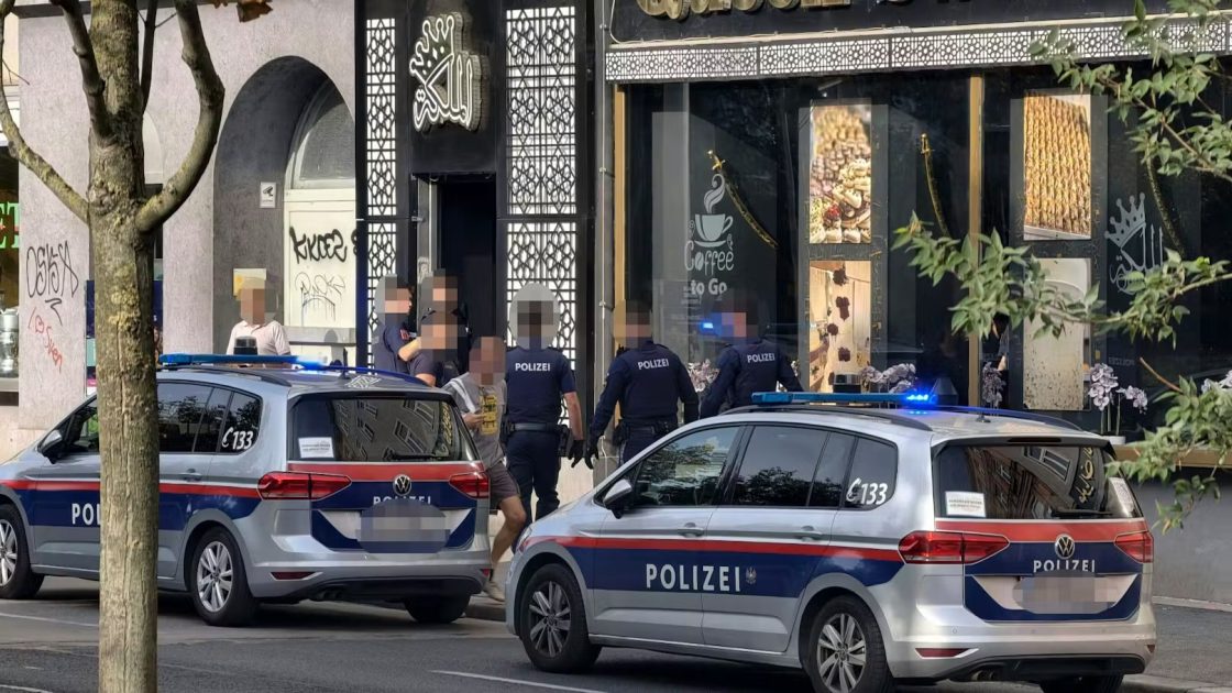 استخدم قضيباً حديدياً للاقتحام.. ضبط سوري متلبساً بسرقة محل حلويات يديره سوريين في فيينا