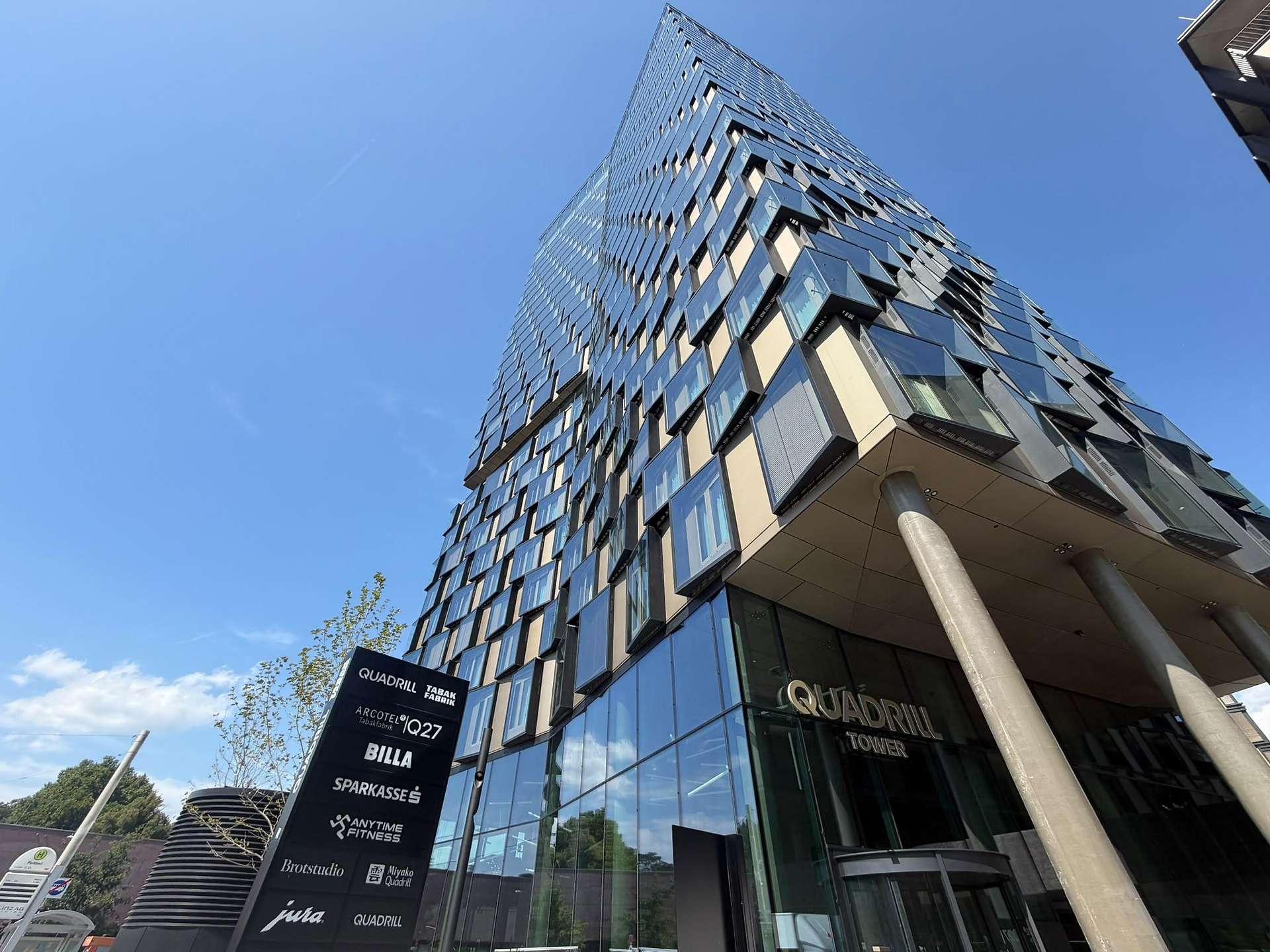 إخلاء فندق Arcotel في برج Quadrill-Tower بمدينة Linz إثر تسرب مائي ضخم