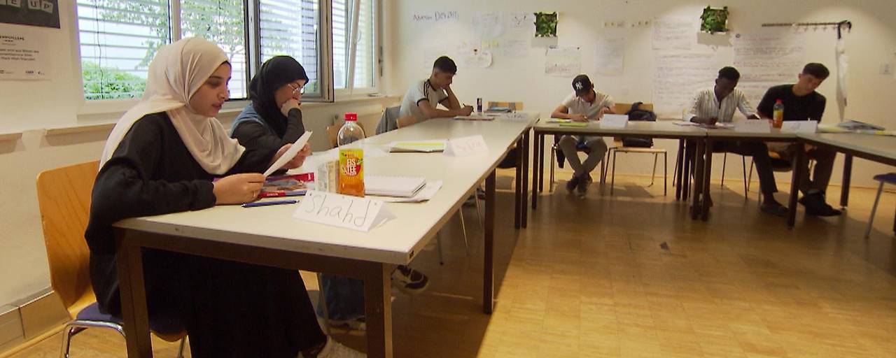 بلدية فيينا تعلن نجاح برنامج “Jugendcollege” في توظيف وإدماج 51% من المشاركين بلدية فيينا تعلن نجاح برنامج “Jugendcollege” في توظيف وإدماج 51% من المشاركين