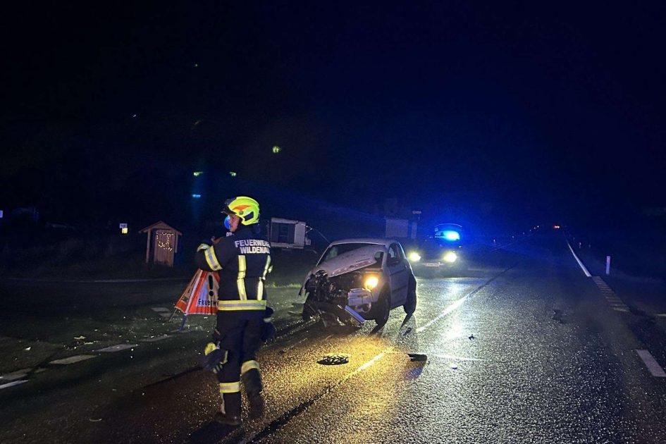 إصابة شخصين وتدمير مركبتين بالكامل في حادث تسبب به سائق مخمور في النمسا العليا إصابة شخصين وتدمير مركبتين بالكامل في حادث تسبب به سائق مخمور في النمسا العليا