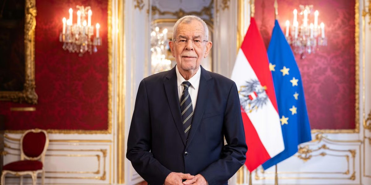الرئيس النمساوي Van der Bellen محذراً من موجة الحر: “وطننا غير صالح للعيش عند حرارة تبلغ 40 مئوية”
