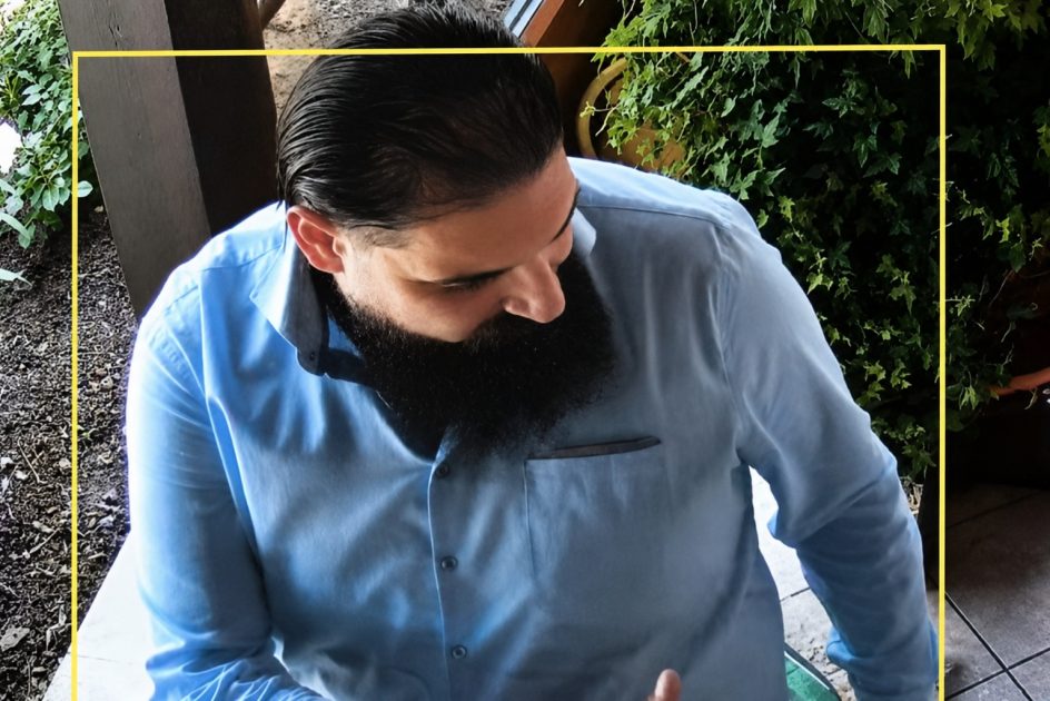 بائع سكاكين يسرق متقاعداً.. الشرطة تنشر صور مشتبه به مجهول الهوية في النمسا السفلى