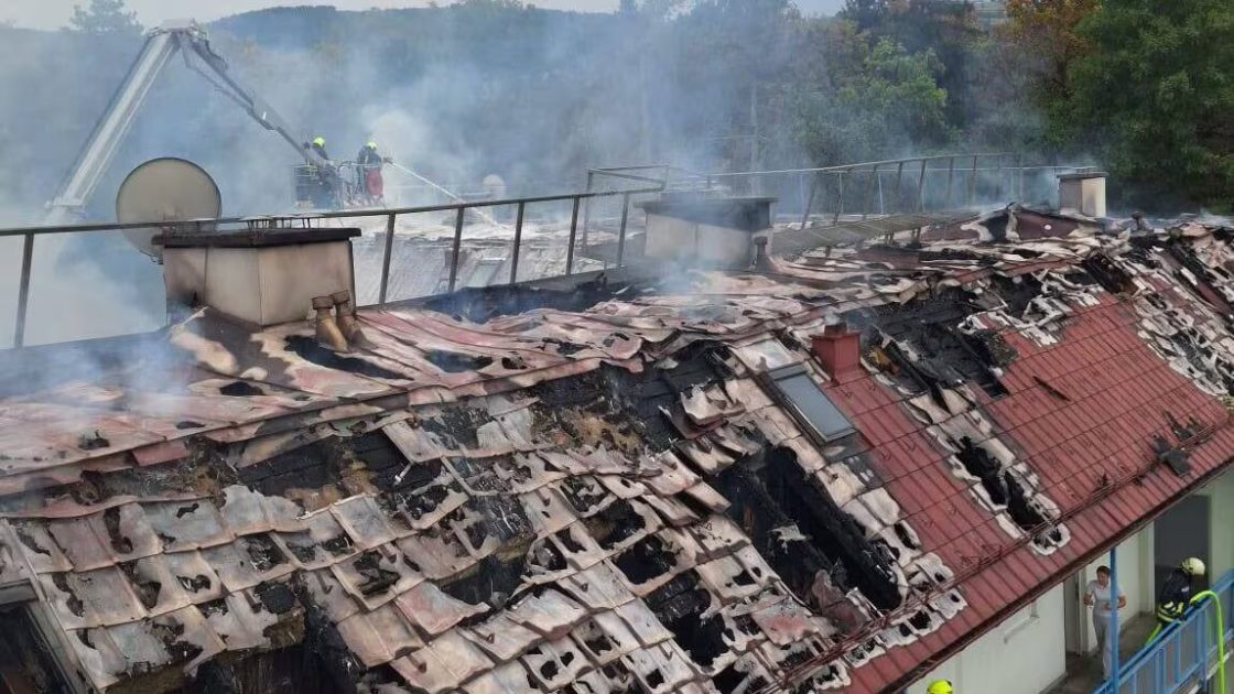 خسائر بملايين اليوروهات.. عقب سيجارة يتسبب في حريق مهول بمجمع سكني بالنمسا السفلى