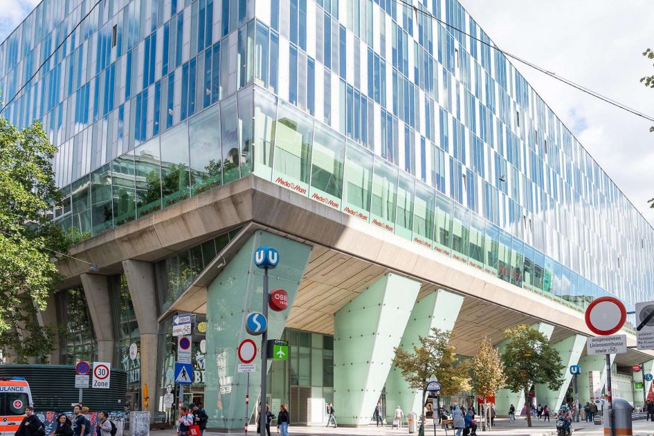 بعد 20 عاماً من الخصخصة.. شركة ÖBB النمساوية تستعيد مجمع محطة فيينا-Mitte والمركز التجاري بسعر شراء يتجاوز 600 مليون يورو بعد 20 عاماً من الخصخصة.. شركة ÖBB النمساوية تستعيد مجمع محطة فيينا-Mitte والمركز التجاري بسعر شراء يتجاوز 600 مليون يورو